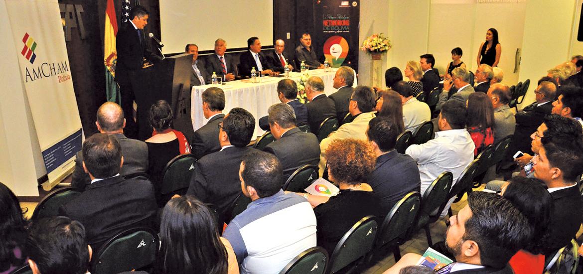 |Representantes empresariales de Cochabamba  junto a miembros de Amcham.